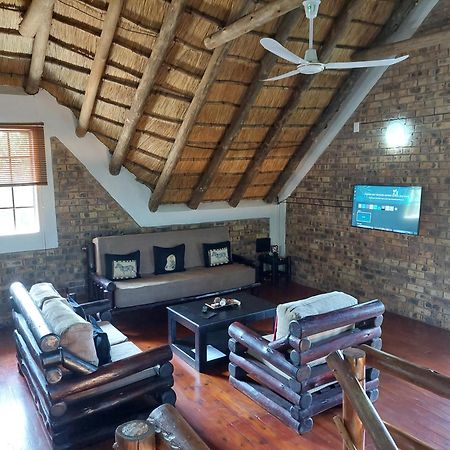 Giraffe Plains Villa Marloth Park Exterior photo