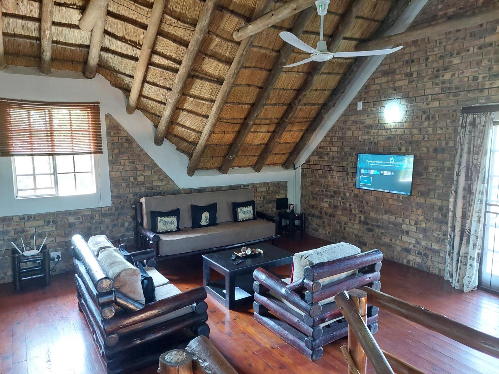 Giraffe Plains Villa Marloth Park Exterior photo