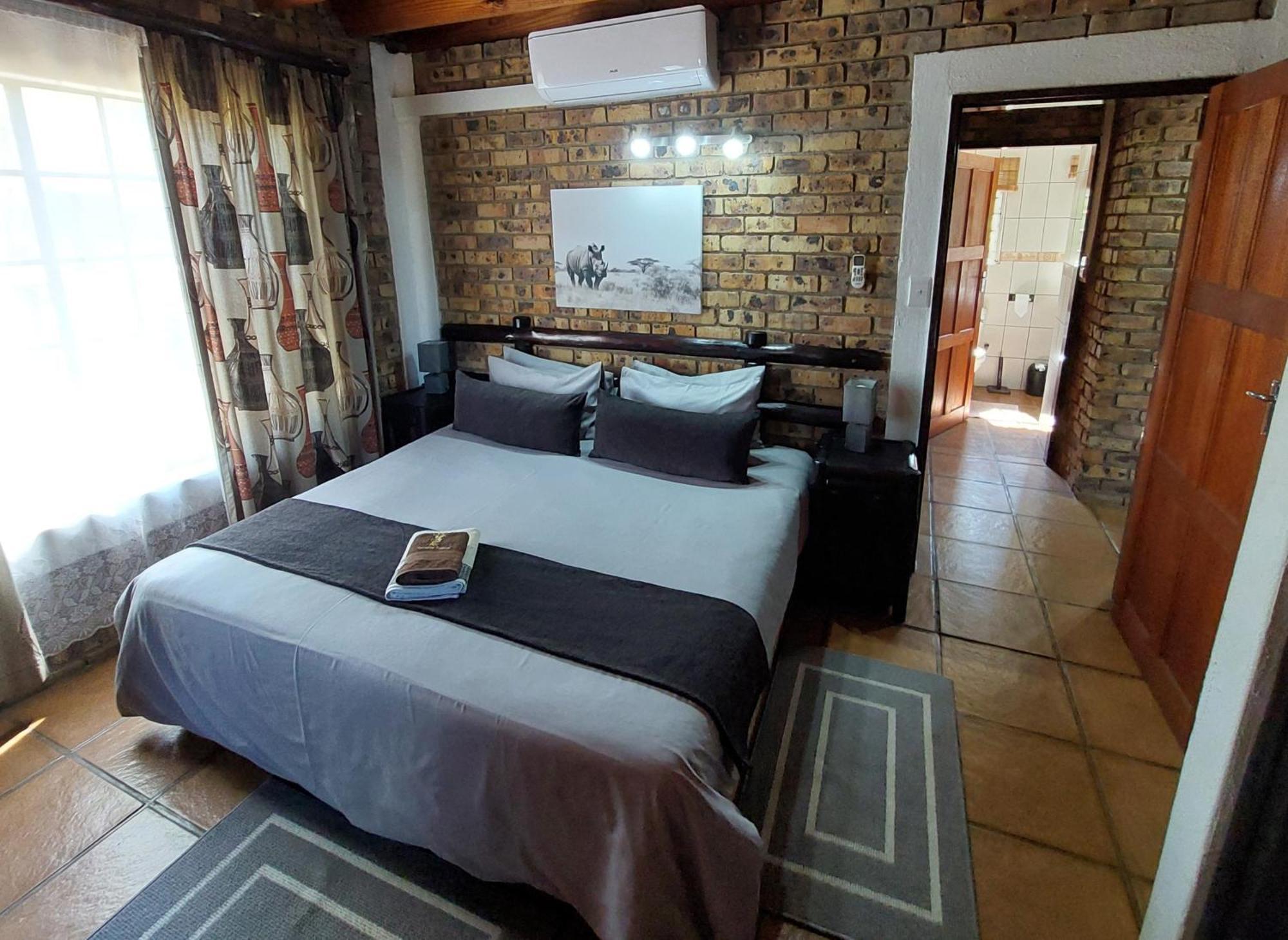 Giraffe Plains Villa Marloth Park Exterior photo